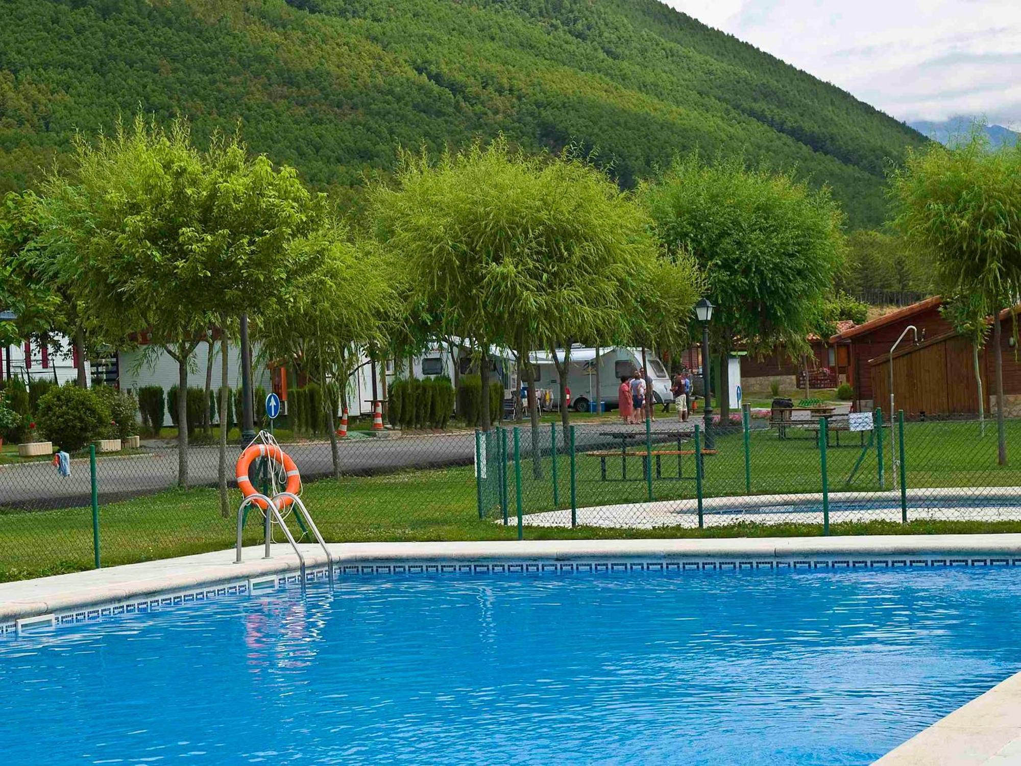 Camping Valle de Tena Sabiñánigo Eksteriør bilde