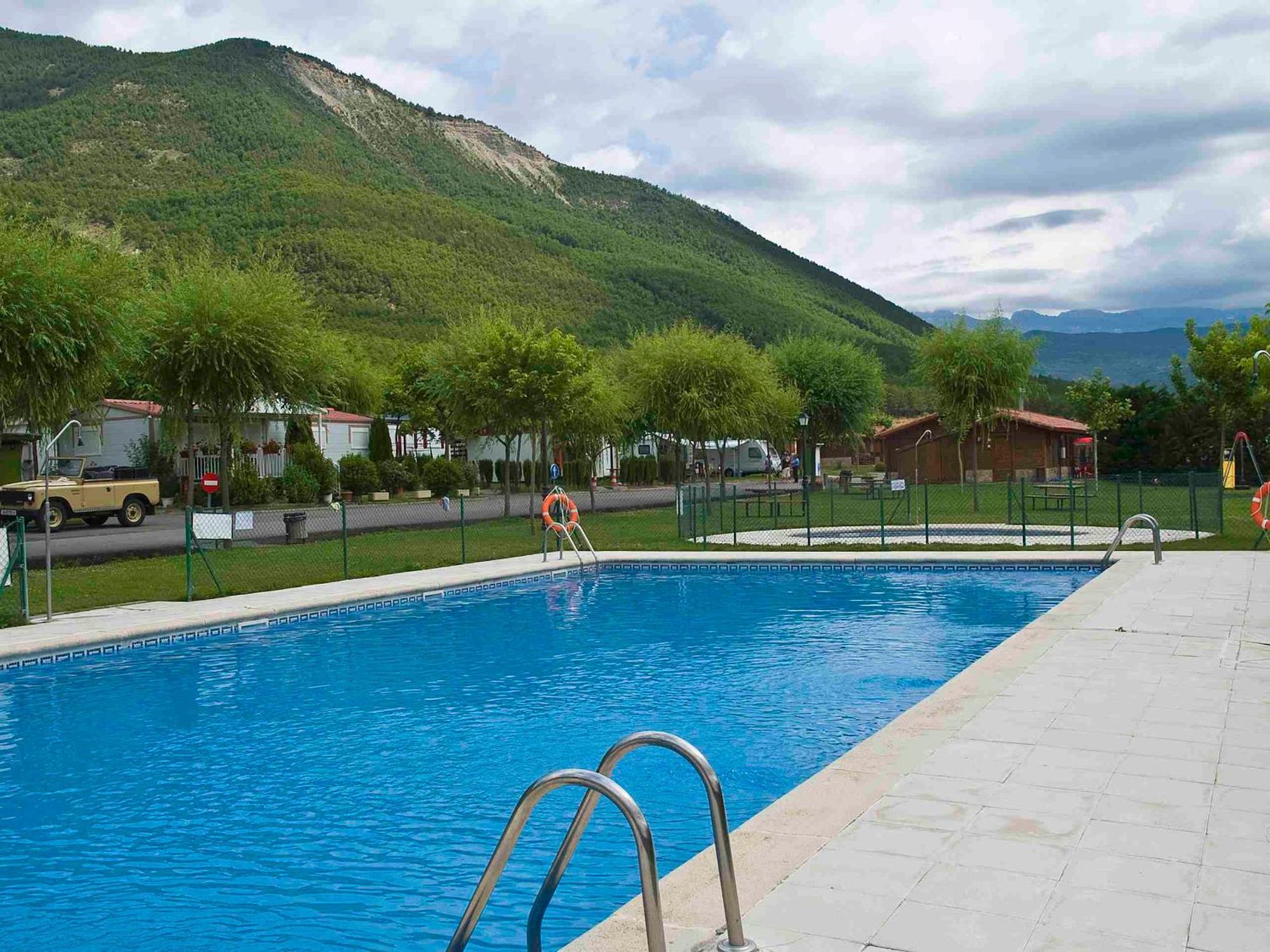 Camping Valle de Tena Sabiñánigo Eksteriør bilde